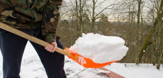 Produkt z drogerii za parę złotych. Odśnieżanie podjazdu i auta nigdy nie było tak proste