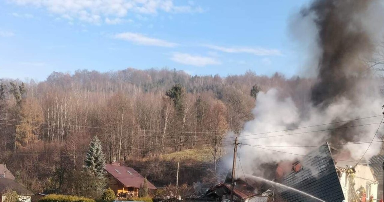 Wybuch w domu jednorodzinnym w Ustroniu. Pod gruzami mogą być ludzie