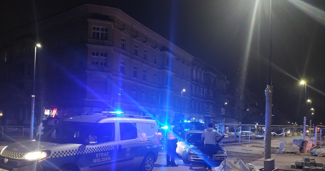 Fałszywy taksówkarz w niesprawnym aucie. Interwencja straży miejskiej