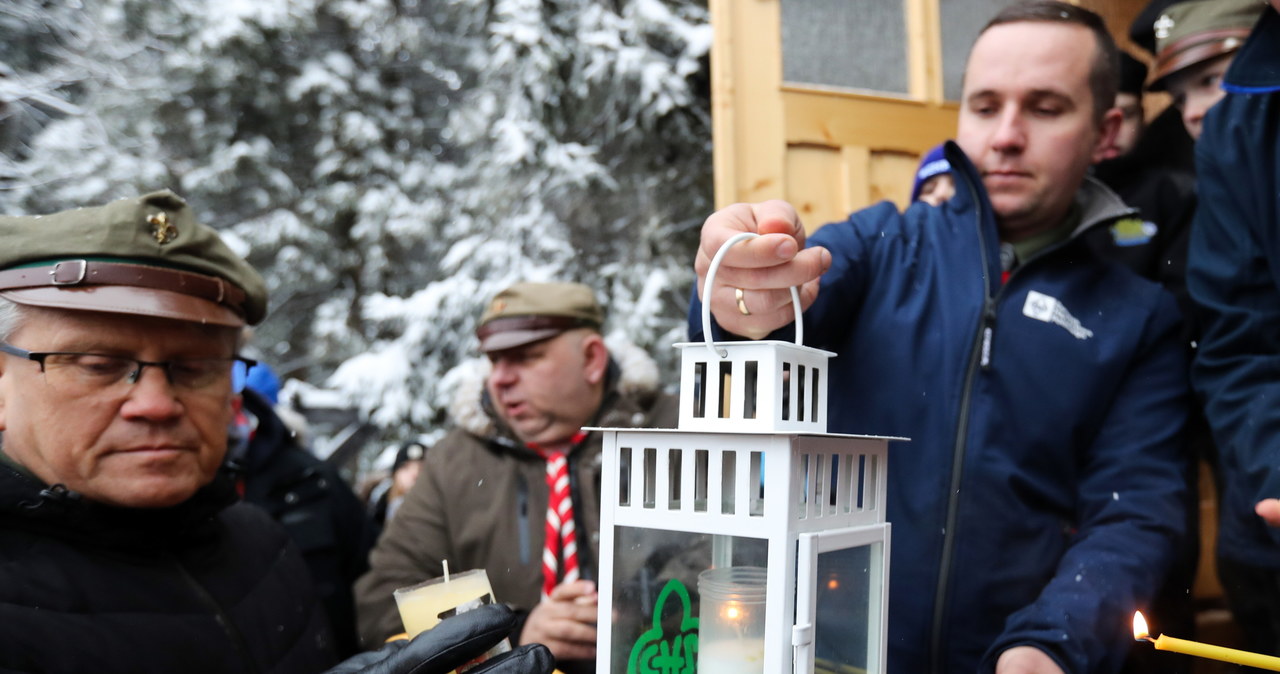 Betlejemskie Światło Pokoju ruszyło w wędrówkę po Polsce [ZDJĘCIA]