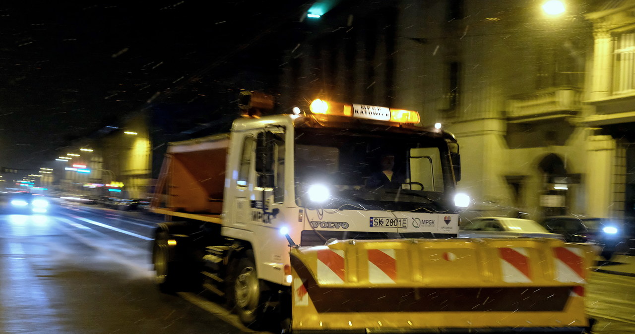 170 posypywarek wyjechało na ulice Warszawy