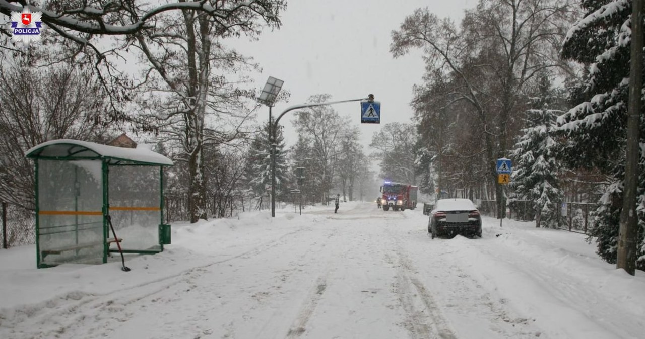 Poszukiwania kierowcy busa, który potrącił 14-latkę [ZDJĘCIA Z MONITORINGU]
