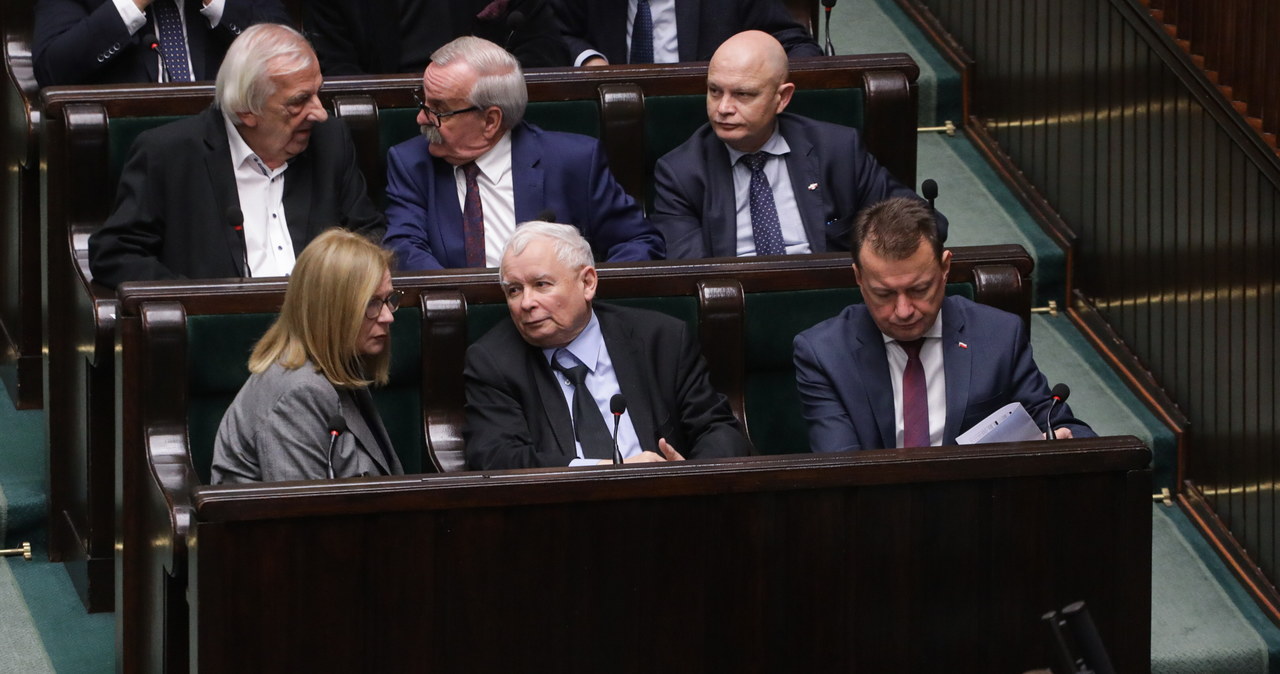 Nowy tydzień w polityce. Dyskusje o ustawie sądowej i komisji weryfikacyjnej