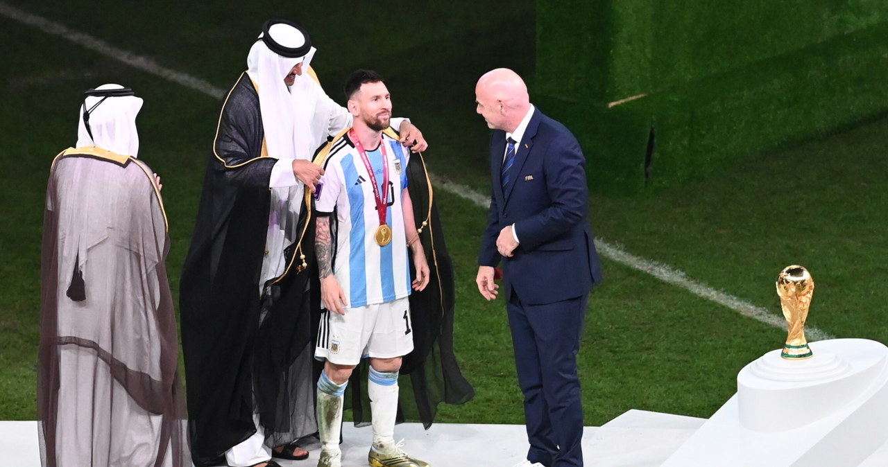 Messi ubrany w biszt. Płaszcz wywołał falę kontrowersji