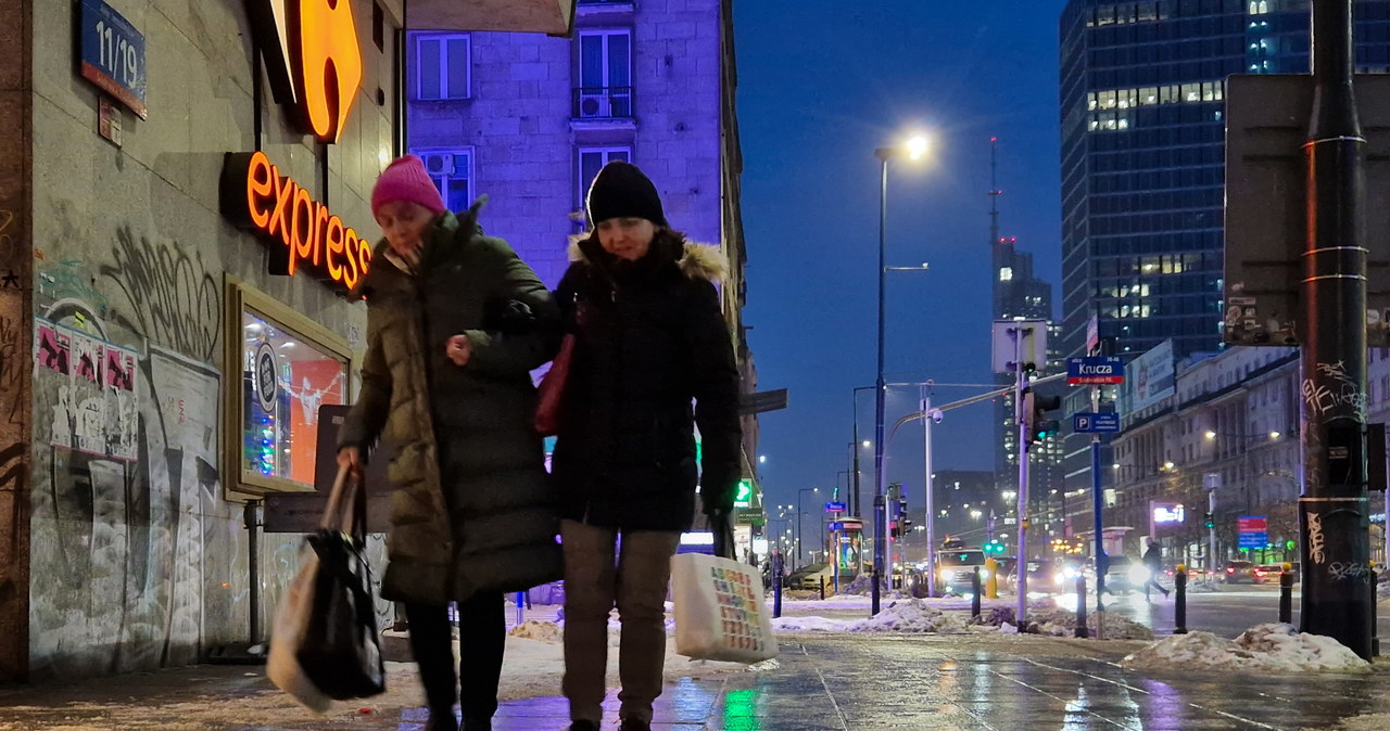 Wszystkie warszawskie karetki w trasie. Nie ma ani jednego wolnego ambulansu