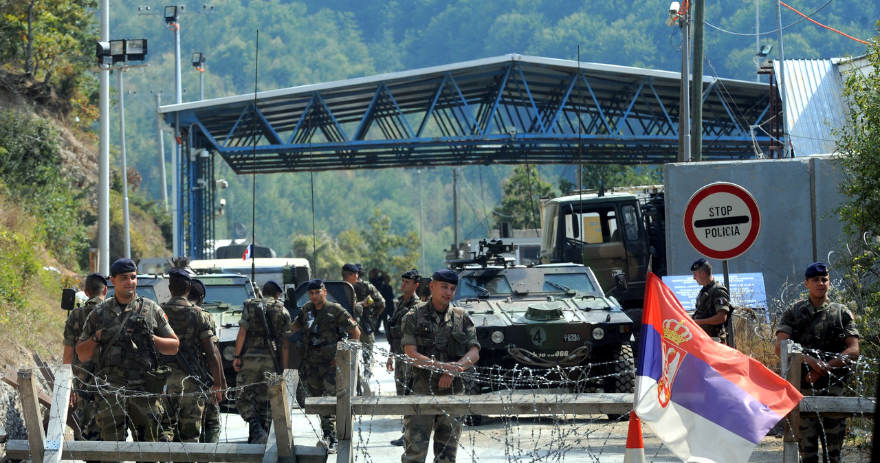 NATO potwierdza. Strzały w pobliżu patrolu sił pokojowych