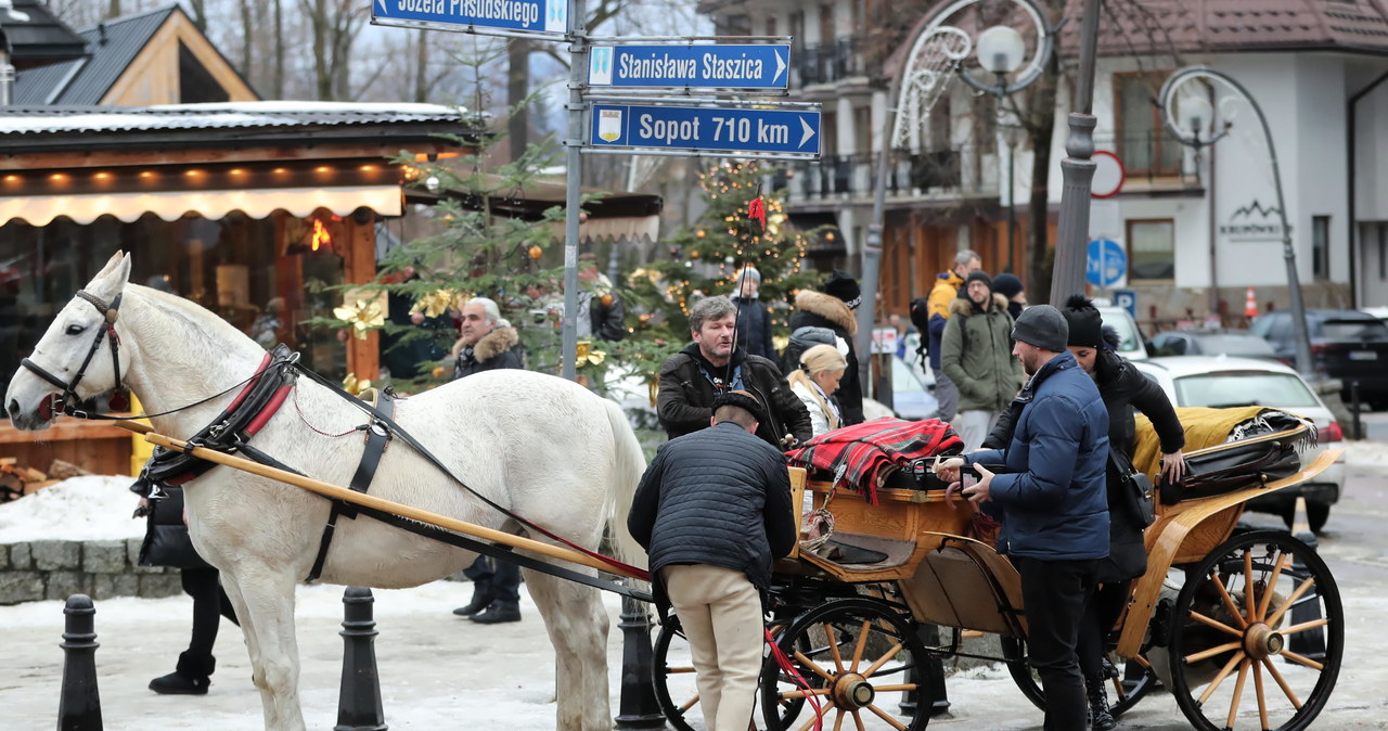 Sylwestrowicze zapełniają Zakopane. Zajętych 90 proc. miejsc