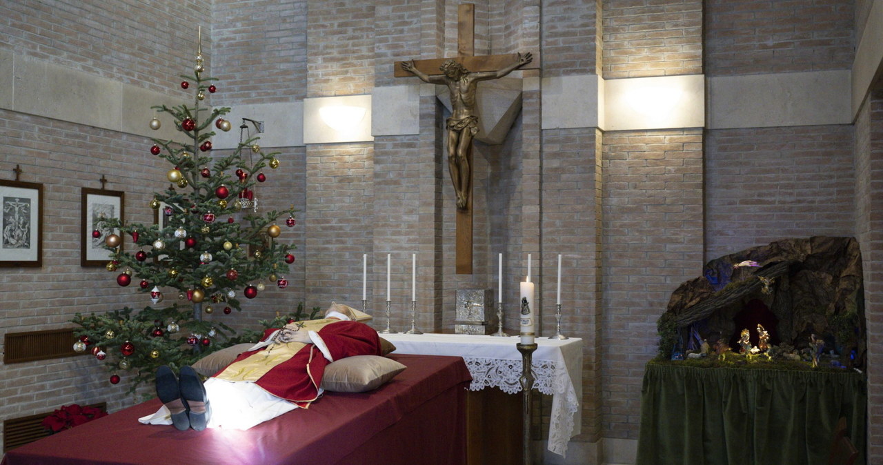 Ciało Benedykta XVI wystawione w kaplicy klasztoru Mater Ecclesiae