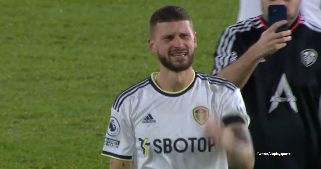 Szpaler, specjalne koszulki i łzy. Mateusz Klich pożegnał się z Leeds United