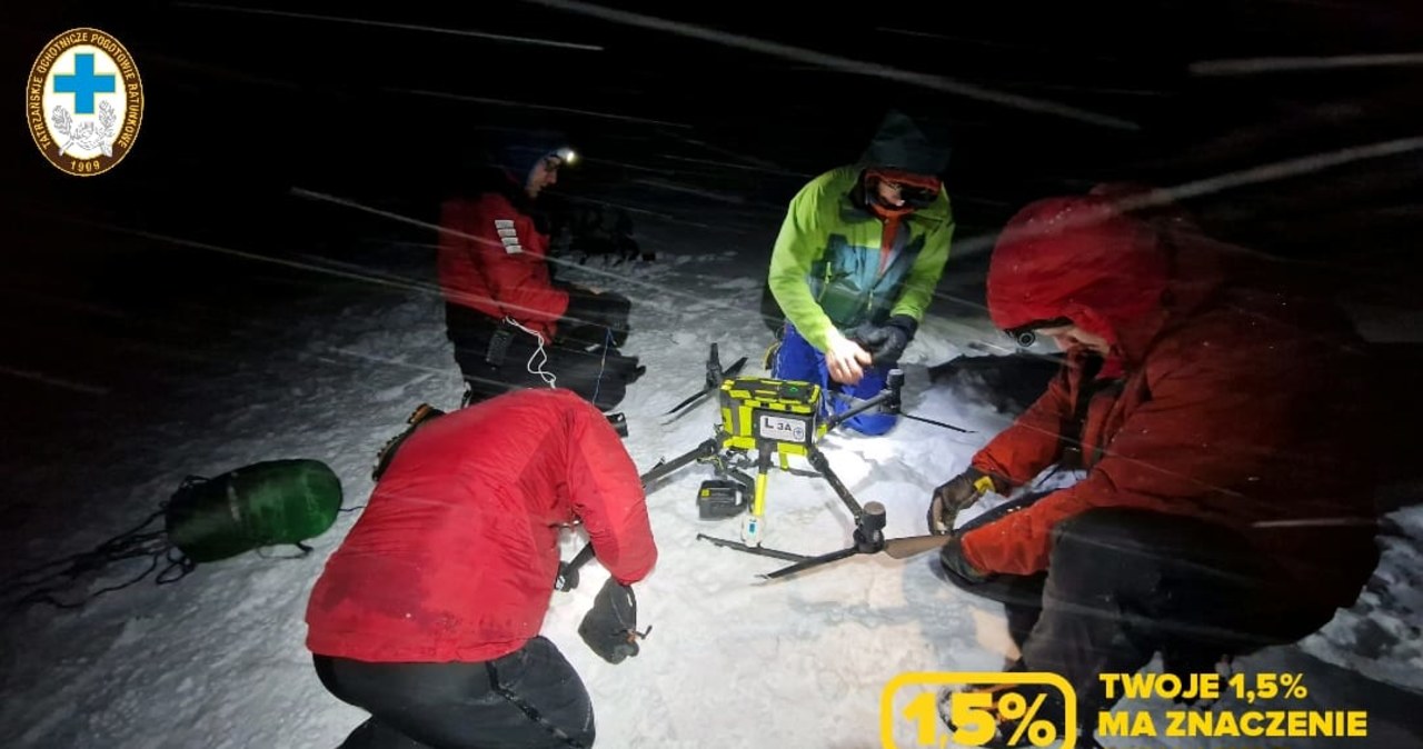 Taternicy spędzili noc na Kozich Czubach. Z pomocą ruszył dron