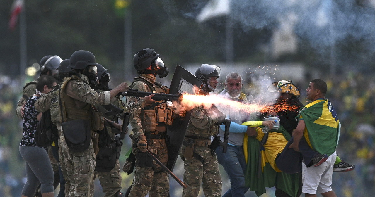 Policja przejęła kontrolę nad siedzibą brazylijskiego Kongresu Narodowego