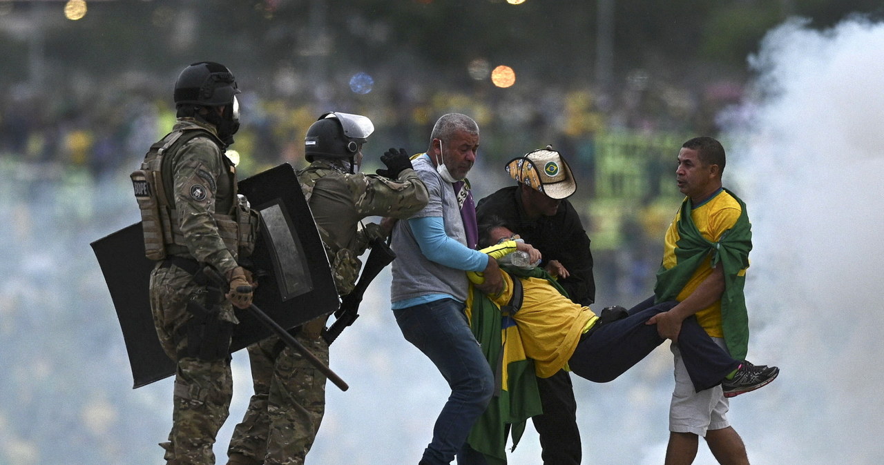 Zamieszki w Brazylii, atak na parlament. Bolsonaro zabrał głos