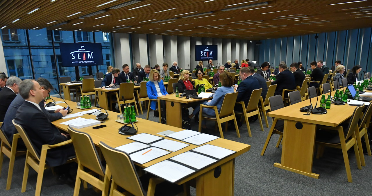 PiS przegrywa głosowanie ws. komisji weryfikacyjnej