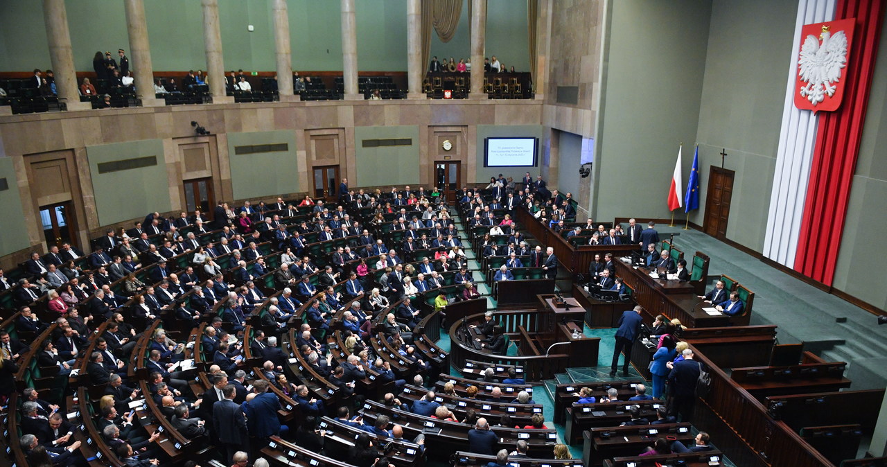 Ustawa o SN skierowana do prac w komisji. Kto i jak głosował?