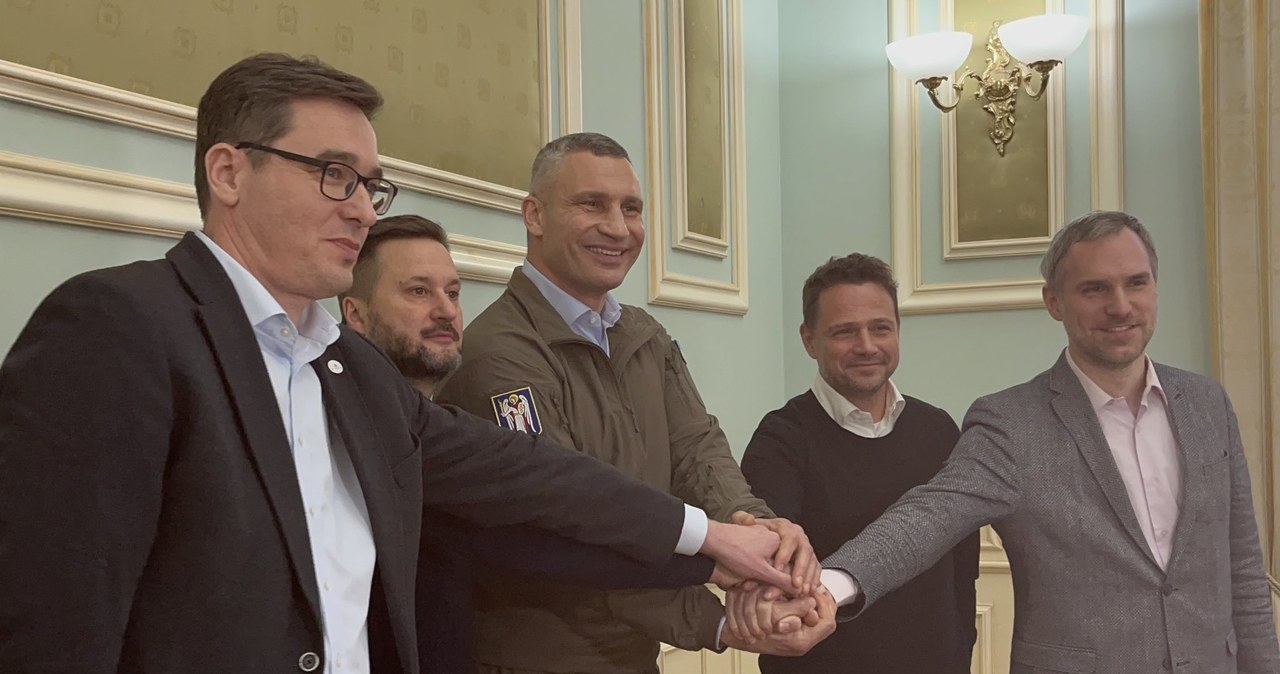 Trzaskowski: Przekażemy Kijowowi dziesięć starszych składów metra