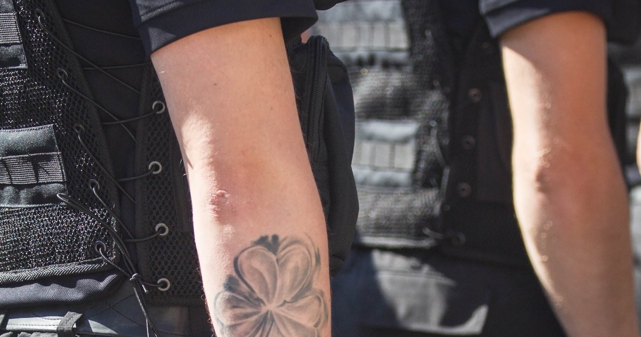 Tatuaż, piercing i pomalowane paznokcie. Duże zmiany w policji