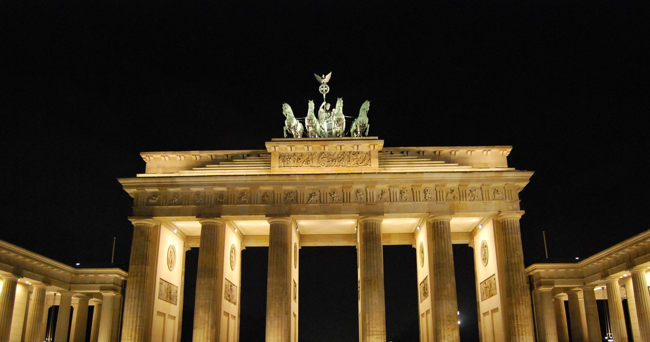 Berlin: Samochód uderzył w Bramę Brandenburską