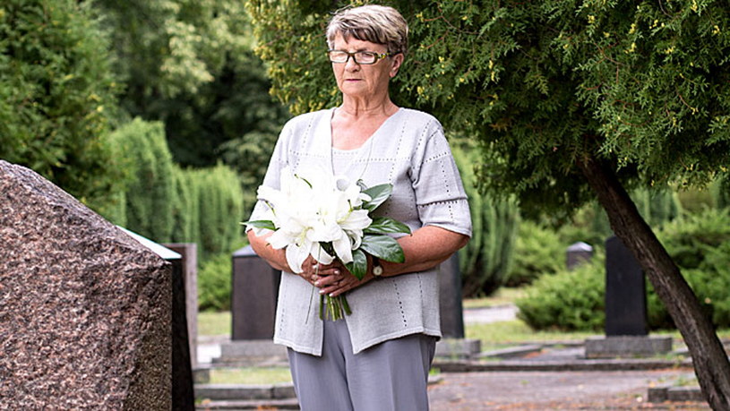 Wdowy mogą liczyć na zastrzyk gotówki od ZUS. Znany jest termin przelewu