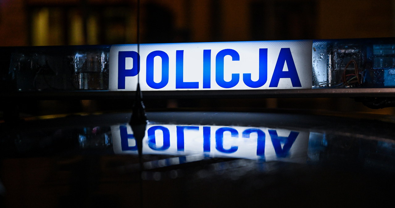 Skradli koks wart 300 zł. Teraz grozi im usunięcie ze służby