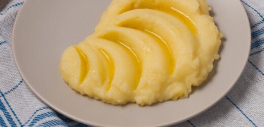 Po tych dodatkach do ziemniaków tyjemy. Sprawdź, czego lepiej unikać
