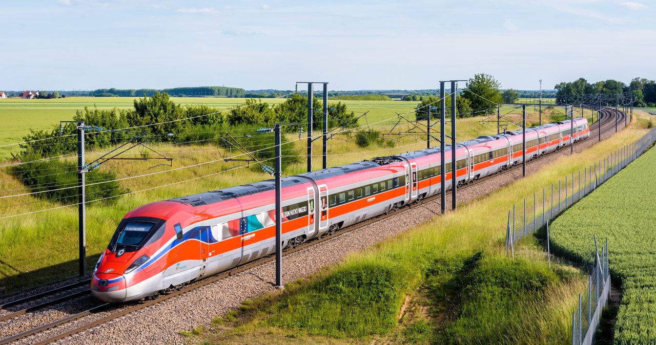 Dwa pociągi na jednym torze. Dyżurni ruchu kolejowego uwolnieni od zarzutów