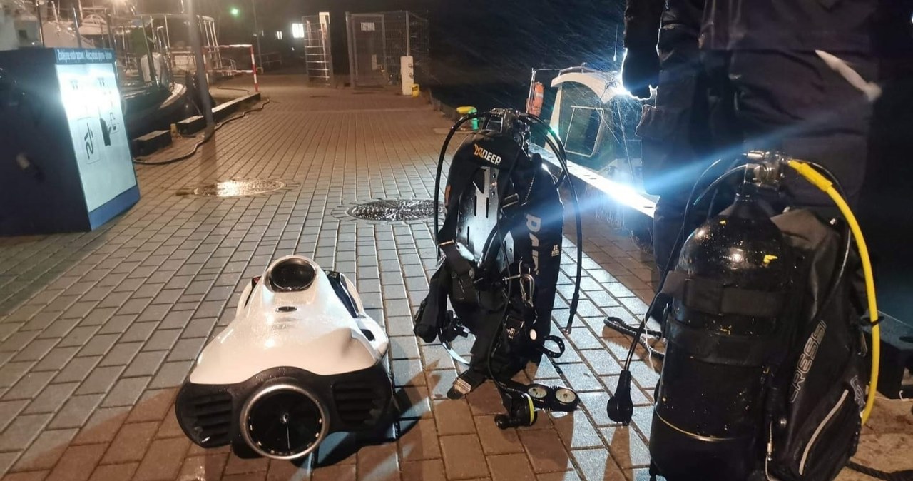 Nurkowie w pobliżu Naftoportu. Premier: Zleciłem służbom bardzo gruntowny raport