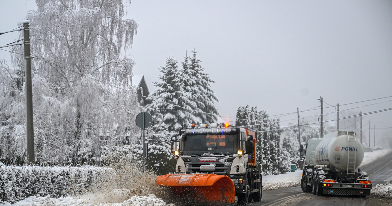 Wróciła zima. Znowu trudne warunki na drogach