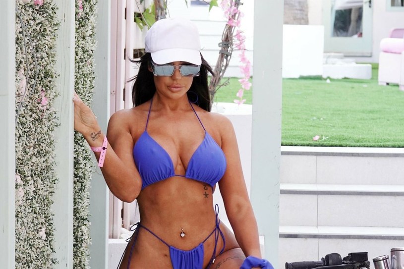 Chloe Ferry rozgrzewa fanów tańcem na rurze. Ma nową pasję