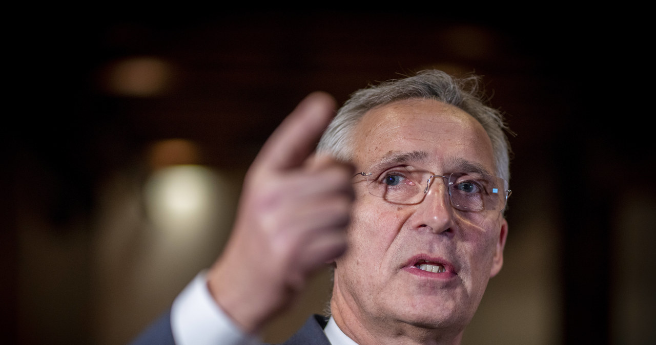 Stoltenberg: NATO powinno pomóc pokonać Rosję na polu bitwy