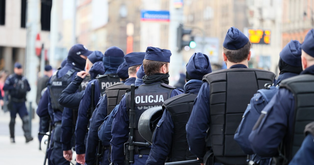 Posłowie poparli podwyżki dla żołnierzy, policjantów i funkcjonariuszy służb