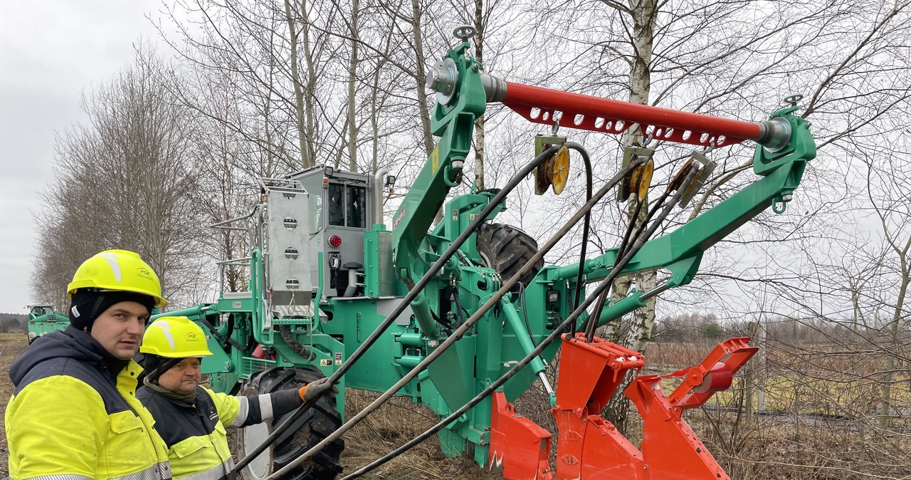 Pierwsze takie urządzenie w Polsce. Służy do podziemnego układania sieci energetycznej