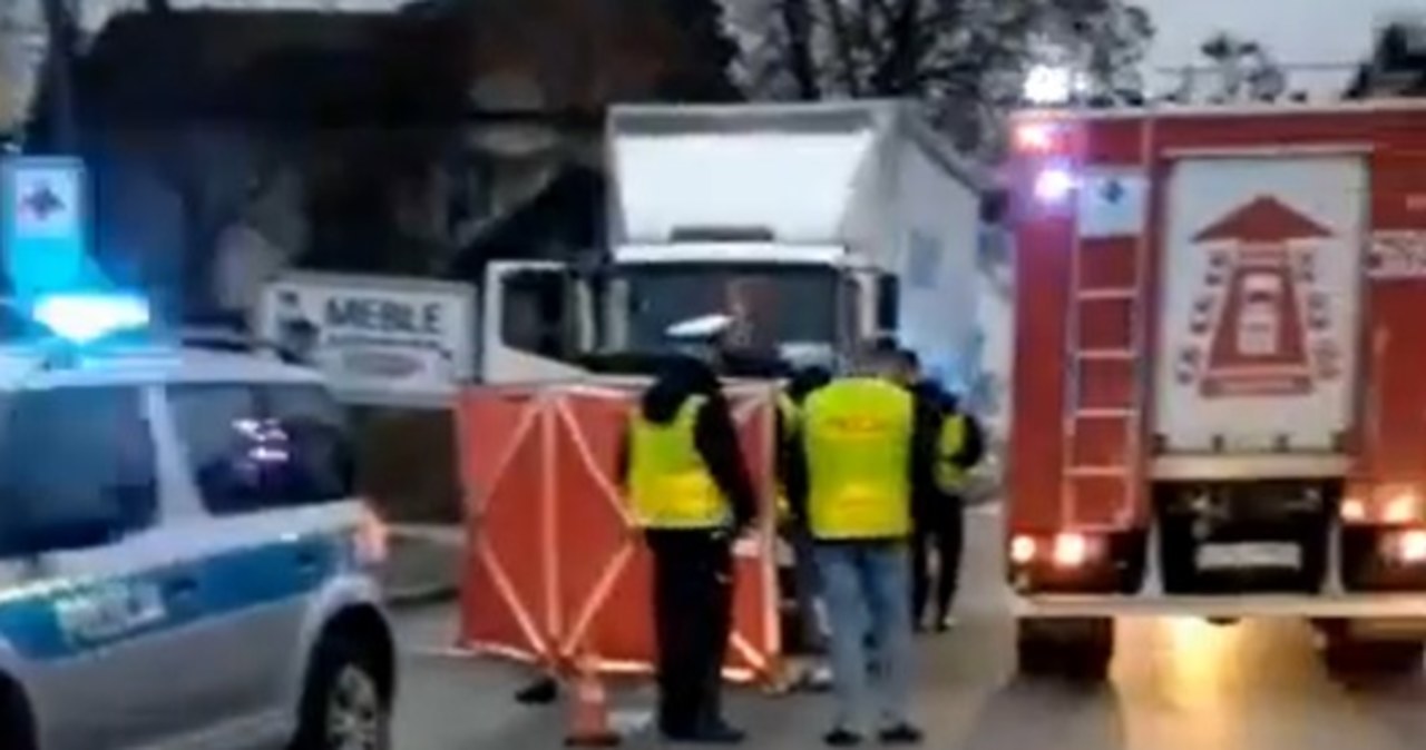 Tragedia na Lubelszczyźnie. Ciężarówka cofała na zatoczce autobusowej