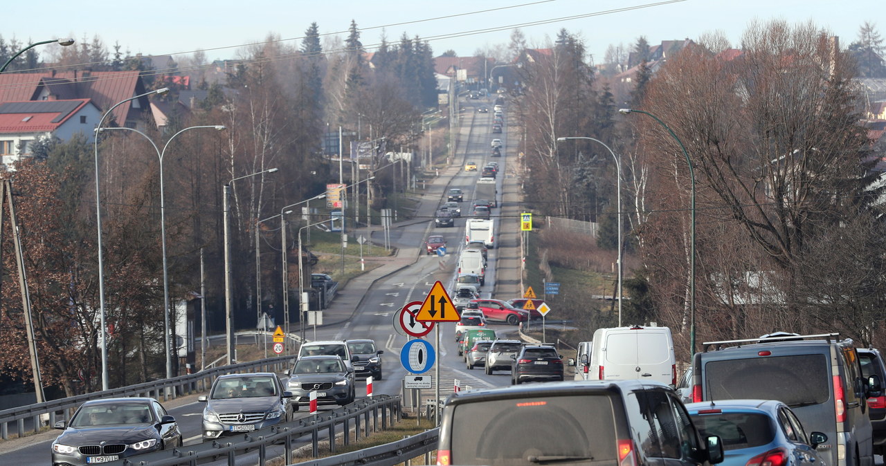Zakopianka zakorkowana. Trwa wymiana turnusów feryjnych
