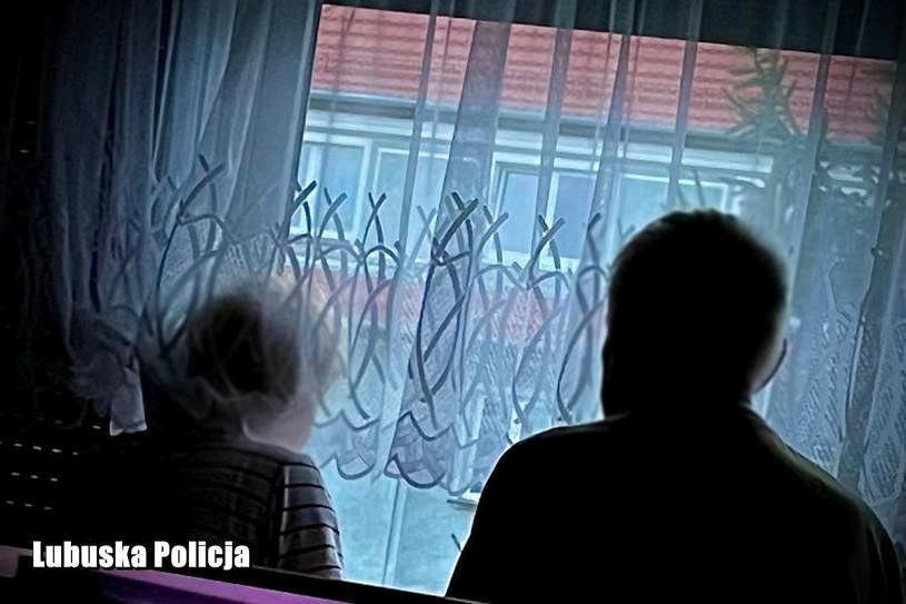 Senior stracił dorobek życia. Odebrał jeden telefon…