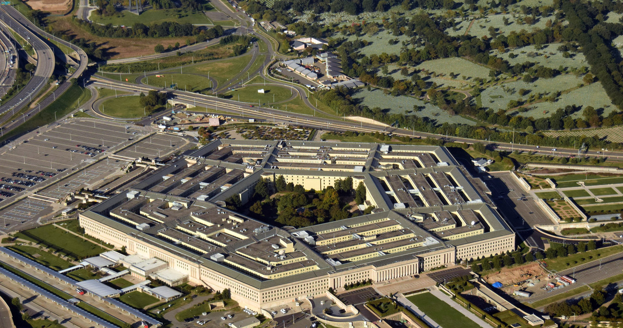 Chiński balon szpiegowski nad USA. Jego trasę śledzi Pentagon