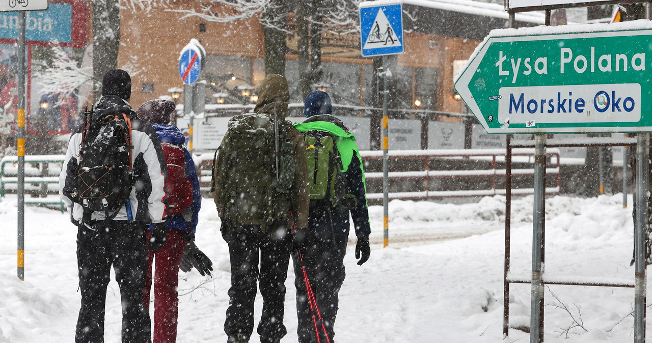Śnieżyce, lawinowa „czwórka” i zamknięte szlaki. Przed nami iście zimowy weekend