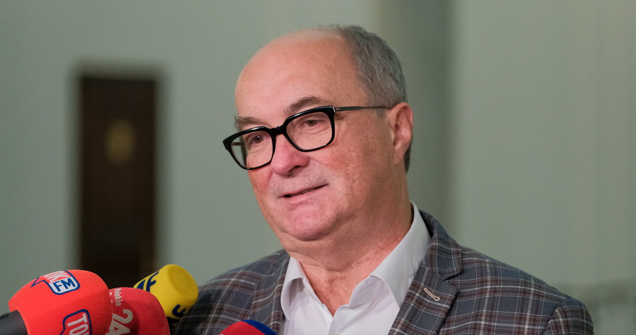 „Nie damy małpie brzytwy”. Opozycja przeciwna zmianom w konstytucji