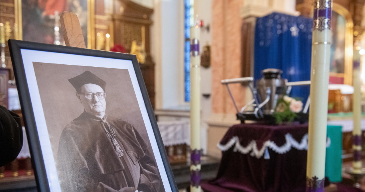 Prof. Aleksander Krawczuk spoczął na Cmentarzu Rakowickim