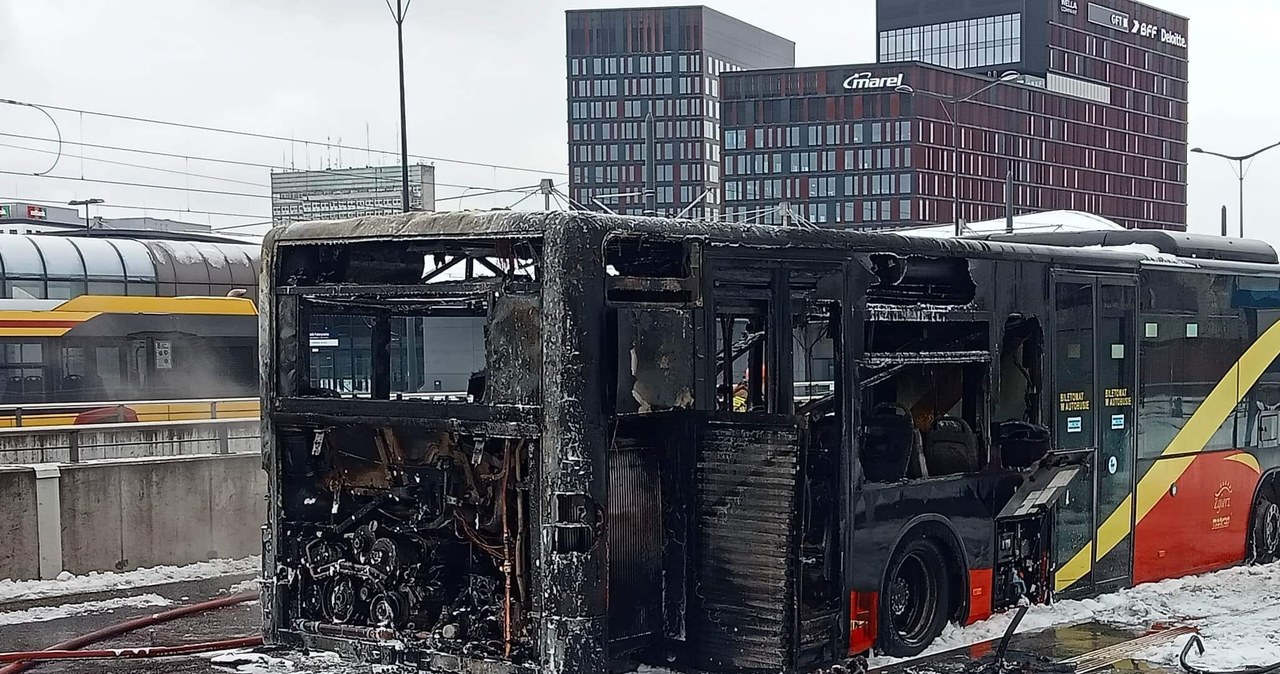 Pożar autobusu miejskiego w Łodzi