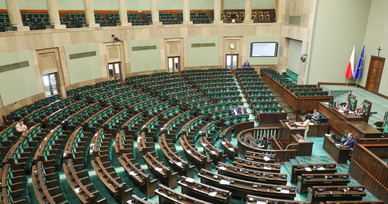 Kamiński, Ziobro, Błaszczak i Morawiecki w czołówce lekceważenia Konstytucji