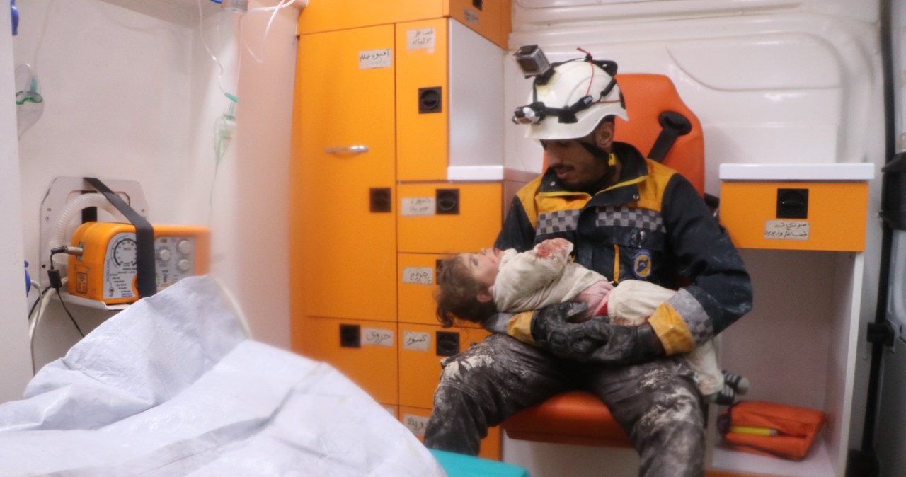 Dramatyczna akcja ratunkowa w Syrii: Spod gruzów wyciągnięto dziecko