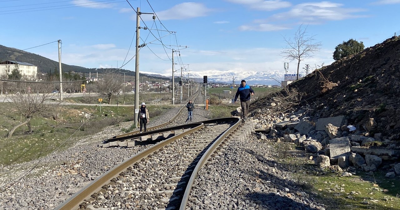 Ziemia przesunęła się o 3 metry. Skutki trzęsienia ziemi w Turcji