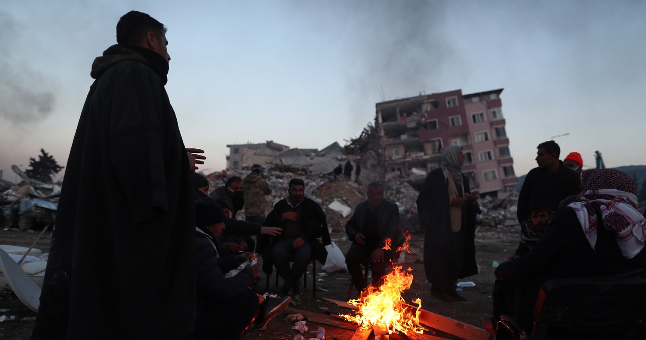 Liczba ofiar śmiertelnych trzęsienia ziemi w Turcji i Syrii przekroczyła 20 tys.