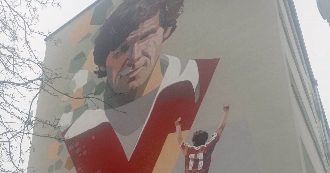 Wandale zniszczyli murale Włodzimierza Smolarka i legend Widzewa