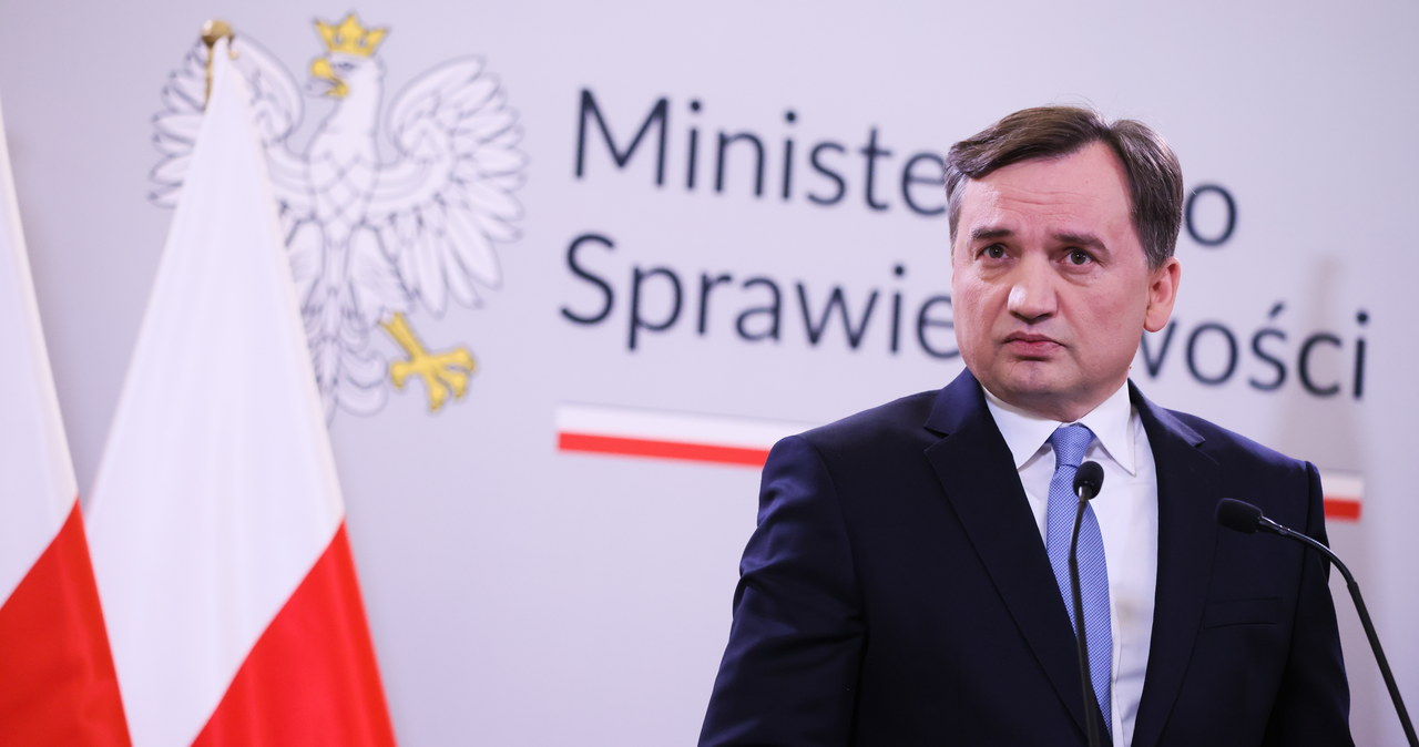 Duda skierował ustawę o Sądzie Najwyższym do TK. Ziobro komentuje