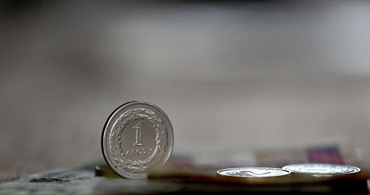Złotówka coraz słabsza. Co to oznacza dla frankowiczów?