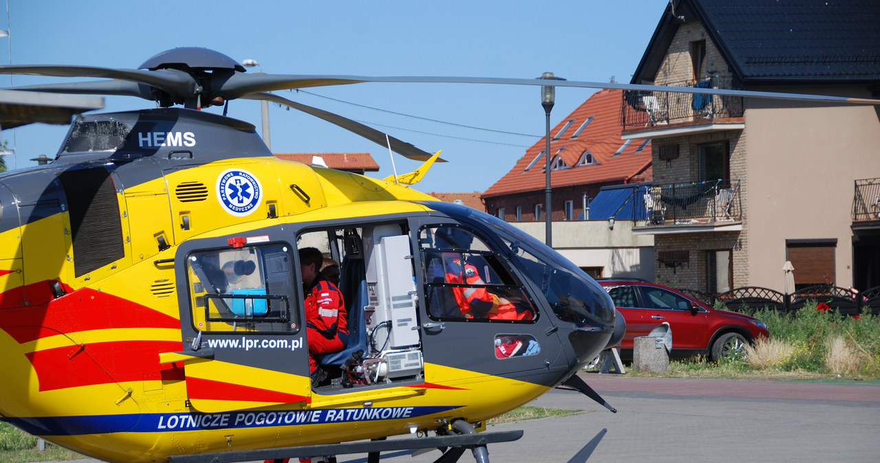 Wypadek na przejeździe w Tychowie. Są ranni
