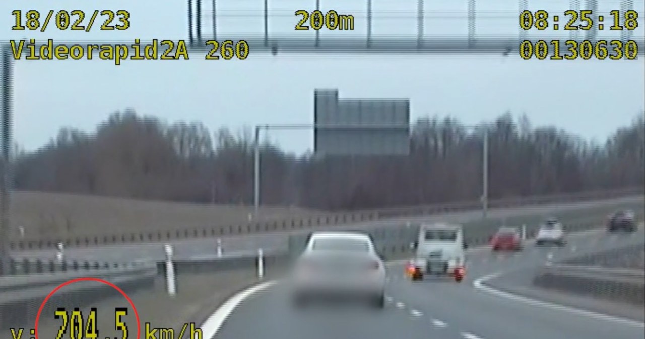 Jechał bmw z prędkością 204 km/h. Policja opublikowała nagranie