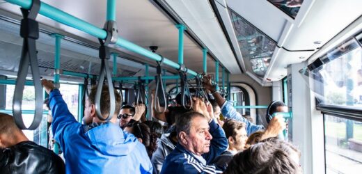 Nie tylko senior pojedzie za darmo. Sprawdź, czy też możesz skorzystać ze zniżki