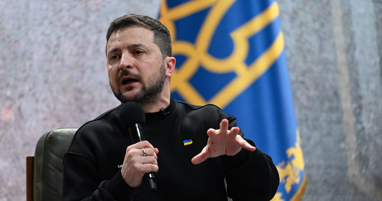 „Mieszkam tu od roku”. Zełenski pokazał dziennikarzowi zakamarki swojej kancelarii